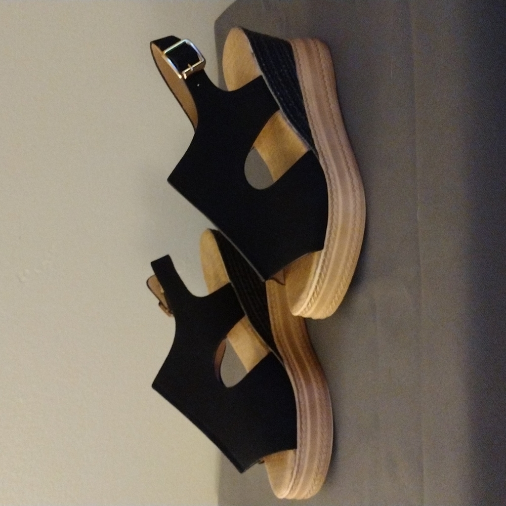 Nwot wedge sandals